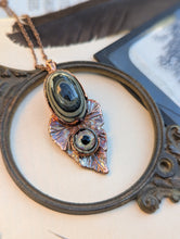Load image into Gallery viewer, Green Eye Opal Glass Eye Leaf Necklace