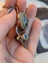 Load image into Gallery viewer, Green Eye Opal Glass Eye Leaf Necklace