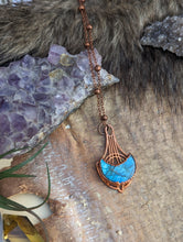 Load image into Gallery viewer, Crescent Moon Labradorite Necklace III