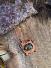 Load image into Gallery viewer, Copper Cauldron and Labradorite Necklace