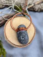 Load image into Gallery viewer, Electroformed Welsh Beach Pebble Worry Stone Necklace - Grey Oval