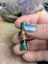Load image into Gallery viewer, Green glass joint holder - Purple Charoite