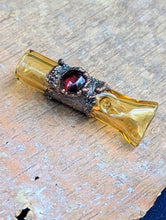 Load image into Gallery viewer, Amber glass joint holder - Garnet