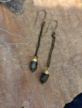 Load image into Gallery viewer, Labradorite Point and Bar Chain Earrings