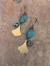 Load image into Gallery viewer, Brass Gingko Leaf Earrings