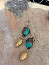 Load image into Gallery viewer, Chrysoprase and Pine Cone/Hops Earrings