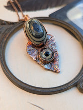 Load image into Gallery viewer, Green Eye Opal Glass Eye Leaf Necklace