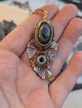 Load image into Gallery viewer, Green Eye Opal Glass Eye Leaf Necklace