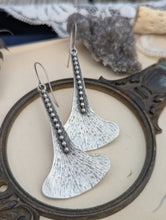 Load image into Gallery viewer, Antiqued Silver Plated Gingko Earrings