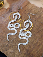 Load image into Gallery viewer, Silvertone Snake Earrings