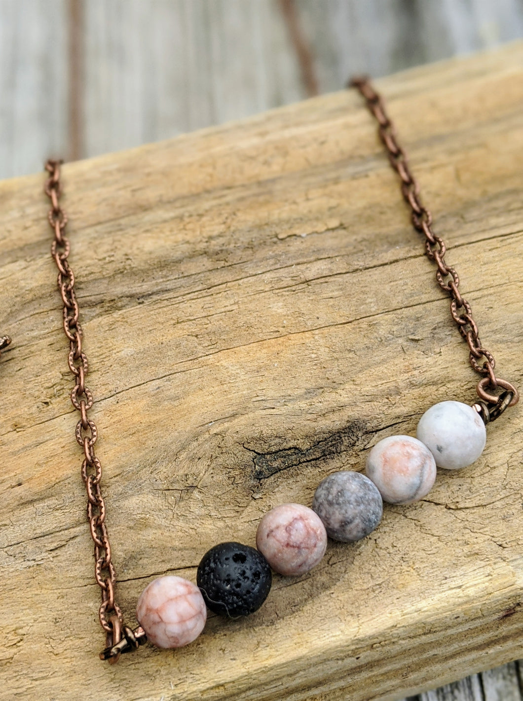 Simple Horizontal Pink Agate Necklace - Minxes' Trinkets
