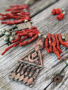 CUSTOM for Jerry - coral kuchi necklace - Minxes' Trinkets