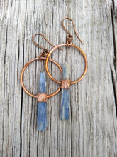 Load image into Gallery viewer, Copper Electroformed Blue Kyanite Earrings - Minxes&#39; Trinkets