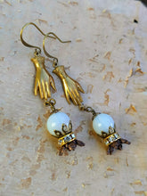 Load image into Gallery viewer, Fortune Teller Crystal Ball Earrings - Minxes&#39; Trinkets