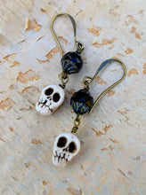 Load image into Gallery viewer, Skullie Earrings I - Minxes&#39; Trinkets