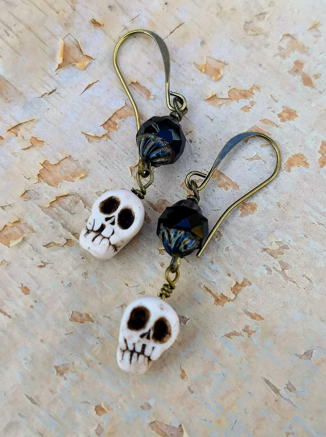 Skullie Earrings I - Minxes' Trinkets