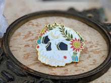 Load image into Gallery viewer, Skull Moon Headdress Pin