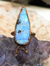 Load image into Gallery viewer, Size 9.75 Moonstone Electroformed Ring